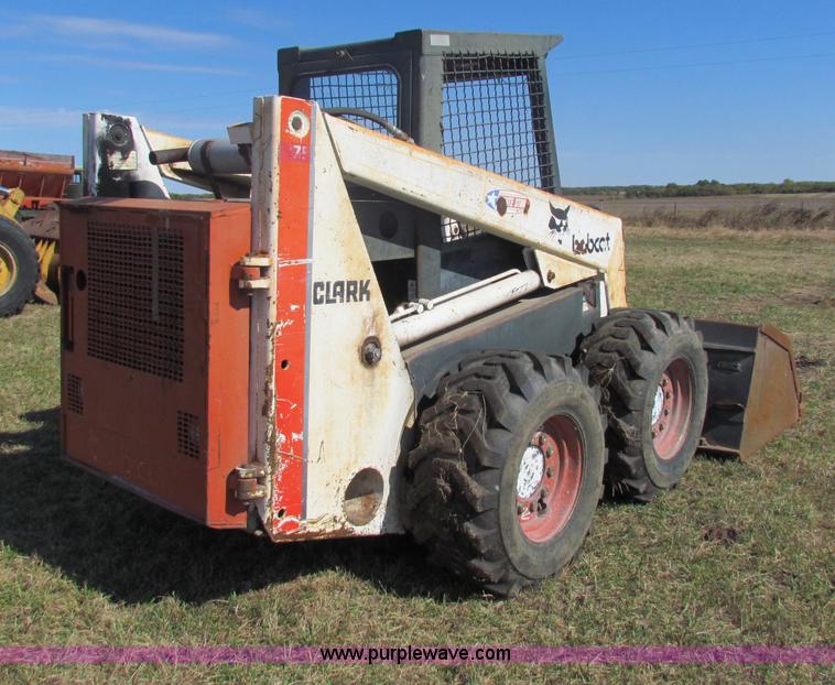 image for item G4300 Bobcat 975 skid steer