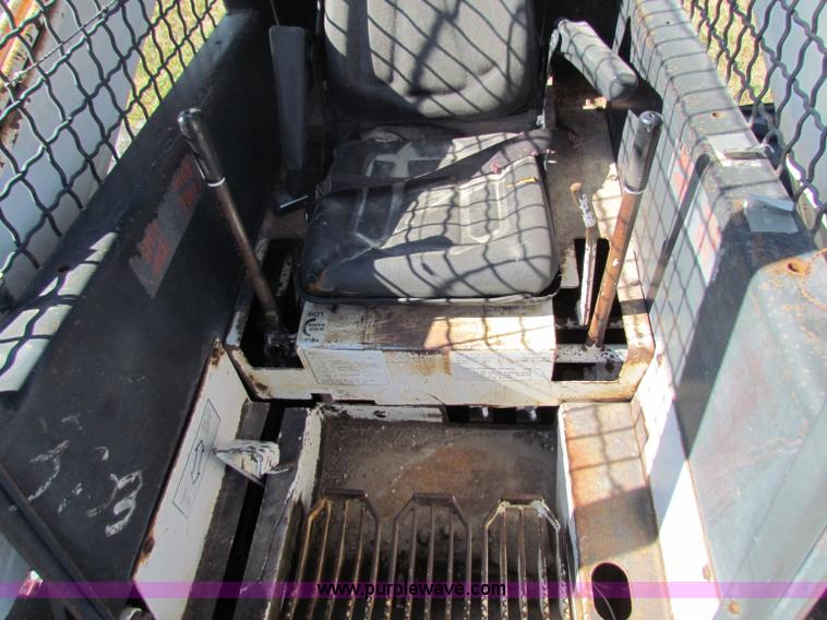 image for item G4300 Bobcat 975 skid steer