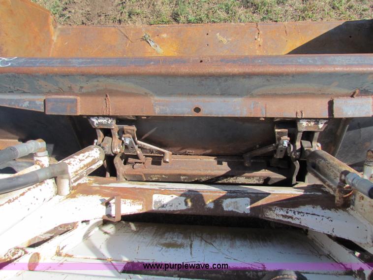 image for item G4300 Bobcat 975 skid steer