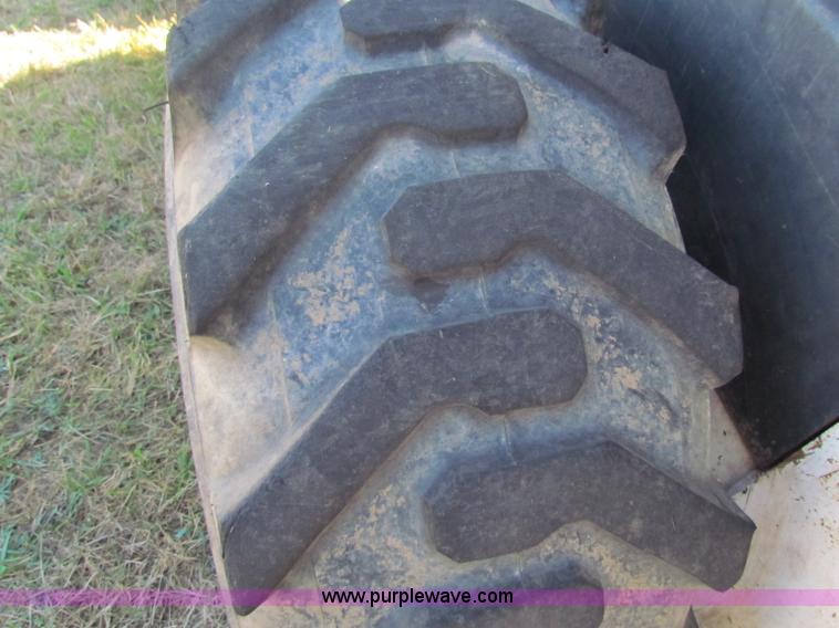 image for item G4300 Bobcat 975 skid steer