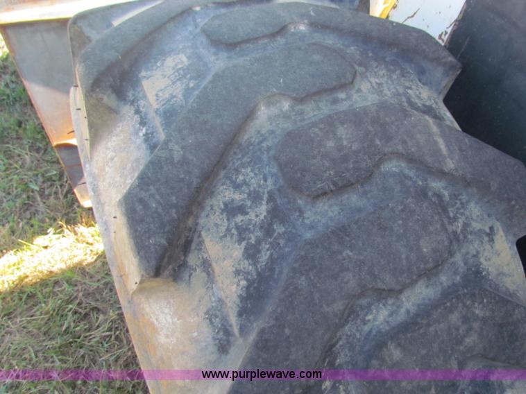 image for item G4300 Bobcat 975 skid steer