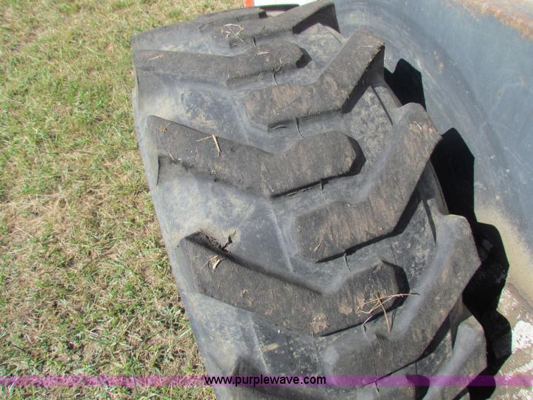 image for item G4300 Bobcat 975 skid steer