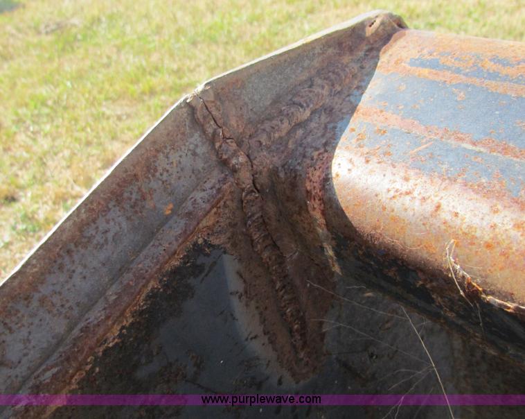 image for item G4300 Bobcat 975 skid steer