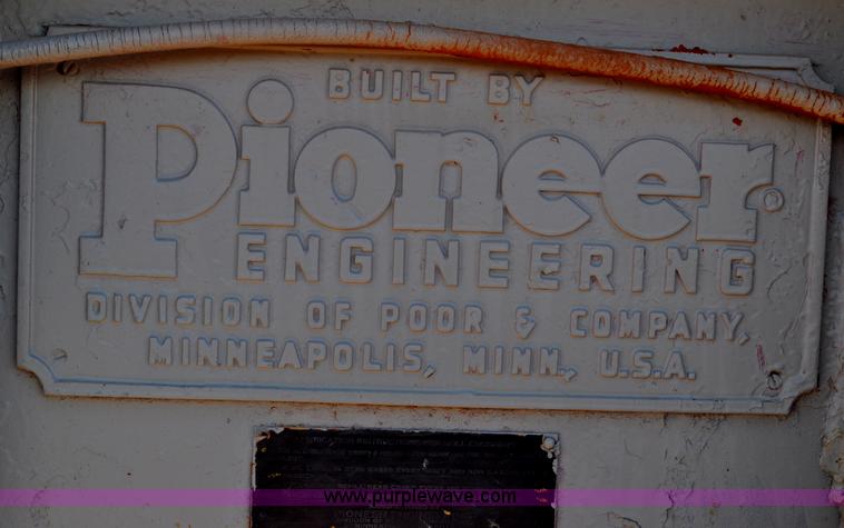 image for item G6168 Pioneer Engineering 4022 roll crusher