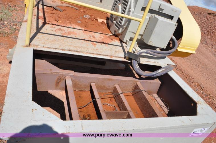 image for item G6168 Pioneer Engineering 4022 roll crusher