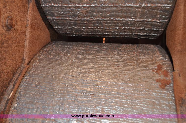 image for item G6168 Pioneer Engineering 4022 roll crusher