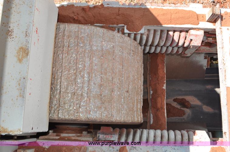 image for item G6168 Pioneer Engineering 4022 roll crusher