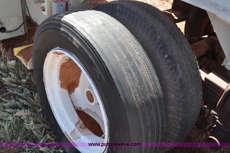 image for item G6168 Pioneer Engineering 4022 roll crusher