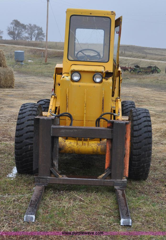 image for item G6182 1963 Trojan wheel loader