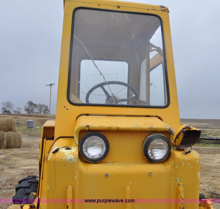 image for item G6182 1963 Trojan wheel loader