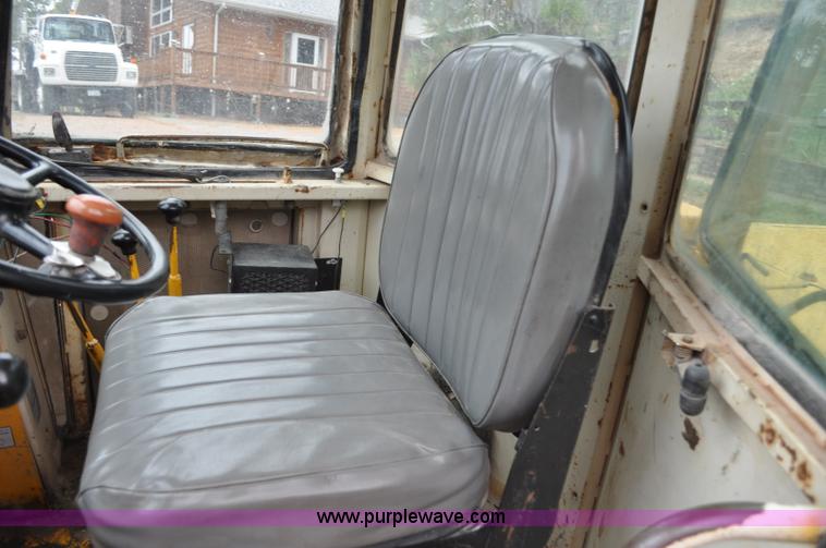 image for item G6183 Dresser 510 wheel loader