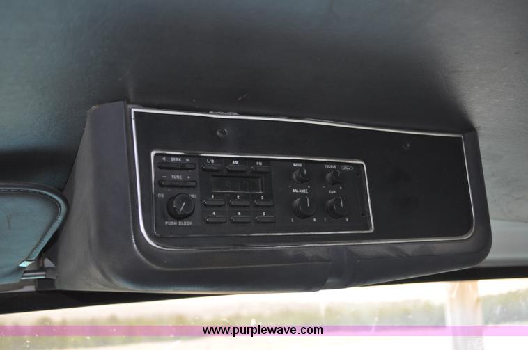 image for item G6184 1990 Ford L8000 dump bed truck