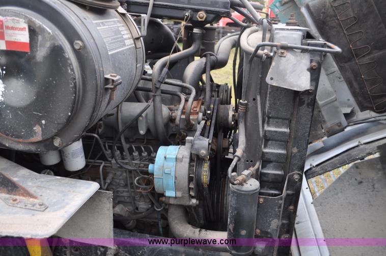 image for item G6184 1990 Ford L8000 dump bed truck