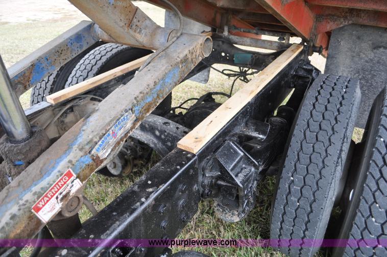 image for item G6184 1990 Ford L8000 dump bed truck