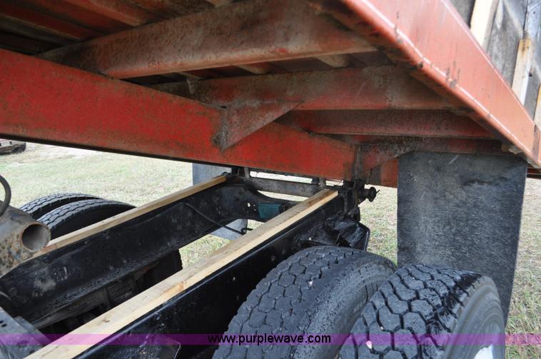 image for item G6184 1990 Ford L8000 dump bed truck