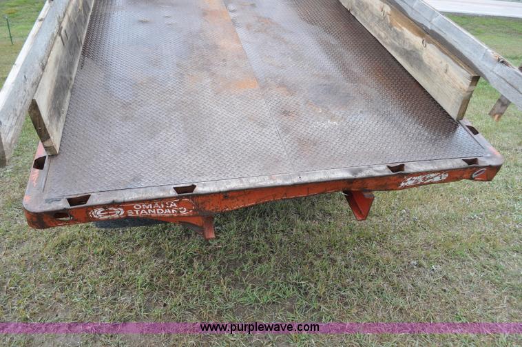 image for item G6184 1990 Ford L8000 dump bed truck