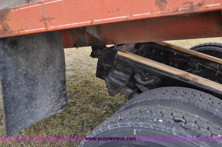 image for item G6184 1990 Ford L8000 dump bed truck