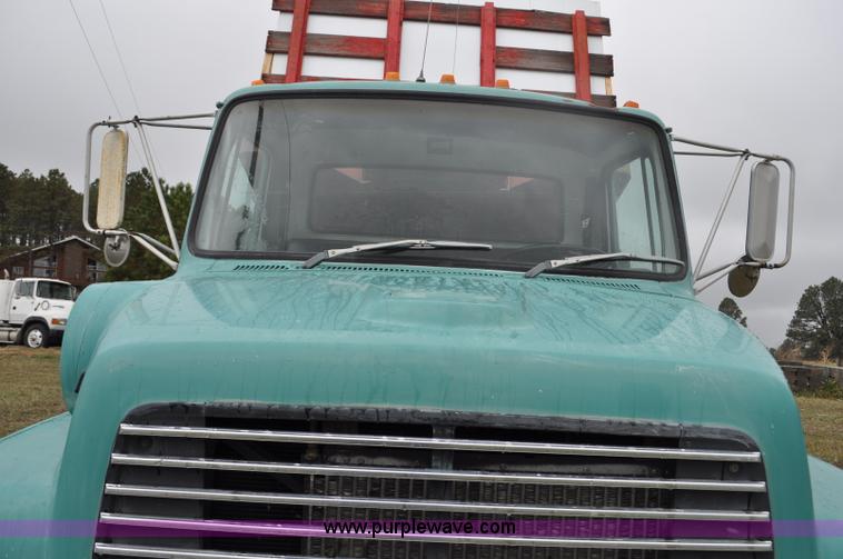 image for item G6184 1990 Ford L8000 dump bed truck