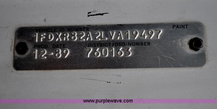 image for item G6184 1990 Ford L8000 dump bed truck