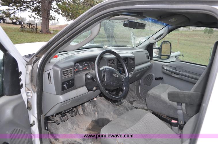 image for item G6185 2004 Ford F550 Crew Cab utility truck