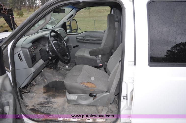 image for item G6185 2004 Ford F550 Crew Cab utility truck