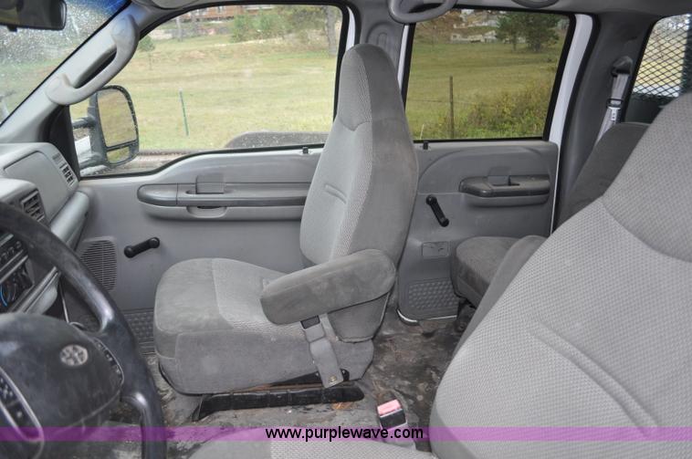 image for item G6185 2004 Ford F550 Crew Cab utility truck