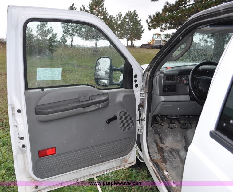 image for item G6185 2004 Ford F550 Crew Cab utility truck