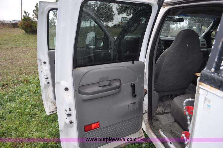 image for item G6185 2004 Ford F550 Crew Cab utility truck
