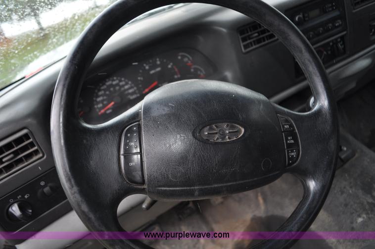 image for item G6185 2004 Ford F550 Crew Cab utility truck
