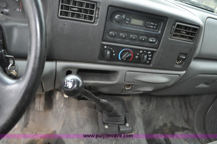 image for item G6185 2004 Ford F550 Crew Cab utility truck