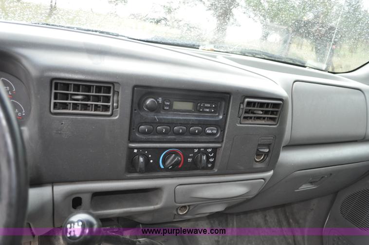 image for item G6185 2004 Ford F550 Crew Cab utility truck