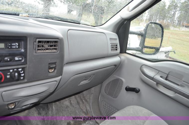 image for item G6185 2004 Ford F550 Crew Cab utility truck