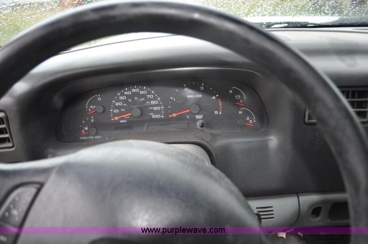 image for item G6185 2004 Ford F550 Crew Cab utility truck