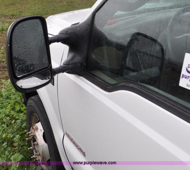 image for item G6185 2004 Ford F550 Crew Cab utility truck