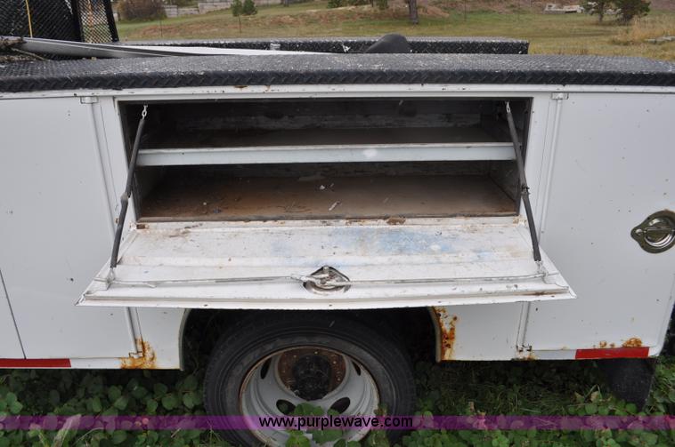 image for item G6185 2004 Ford F550 Crew Cab utility truck