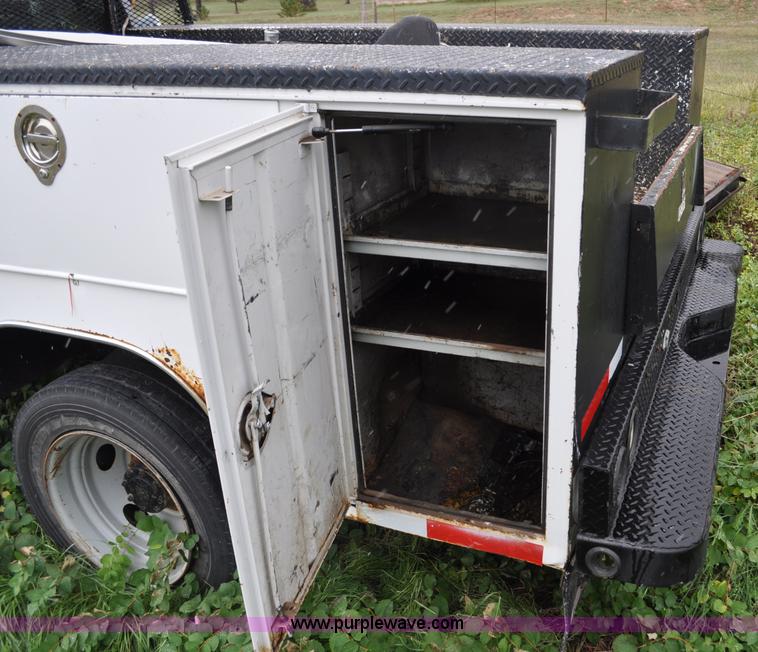 image for item G6185 2004 Ford F550 Crew Cab utility truck