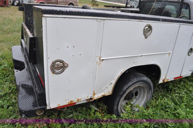 image for item G6185 2004 Ford F550 Crew Cab utility truck