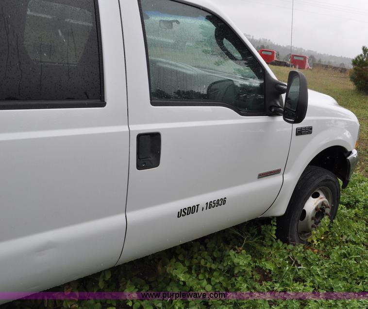 image for item G6185 2004 Ford F550 Crew Cab utility truck
