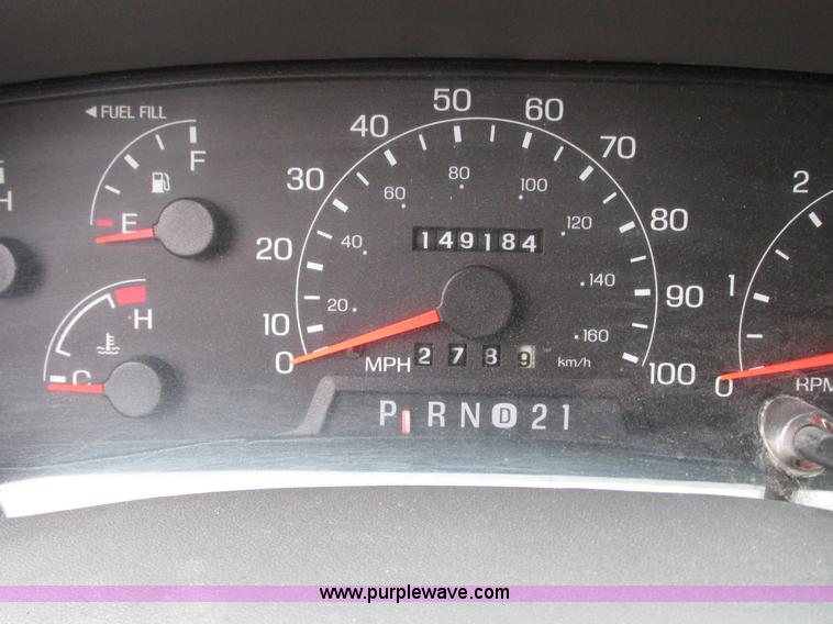 image for item G9217 2001 Ford F550 Super Duty truck with drill rig