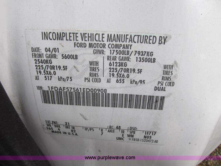 image for item G9217 2001 Ford F550 Super Duty truck with drill rig