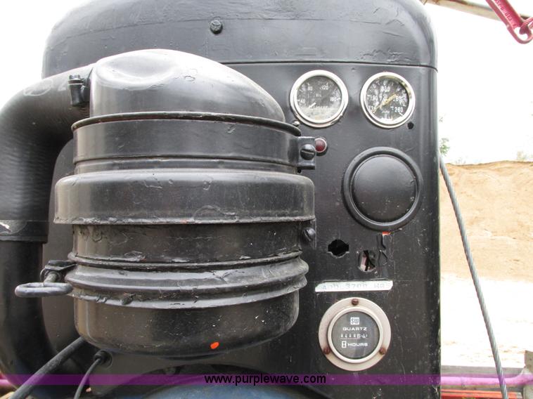 image for item G9217 2001 Ford F550 Super Duty truck with drill rig