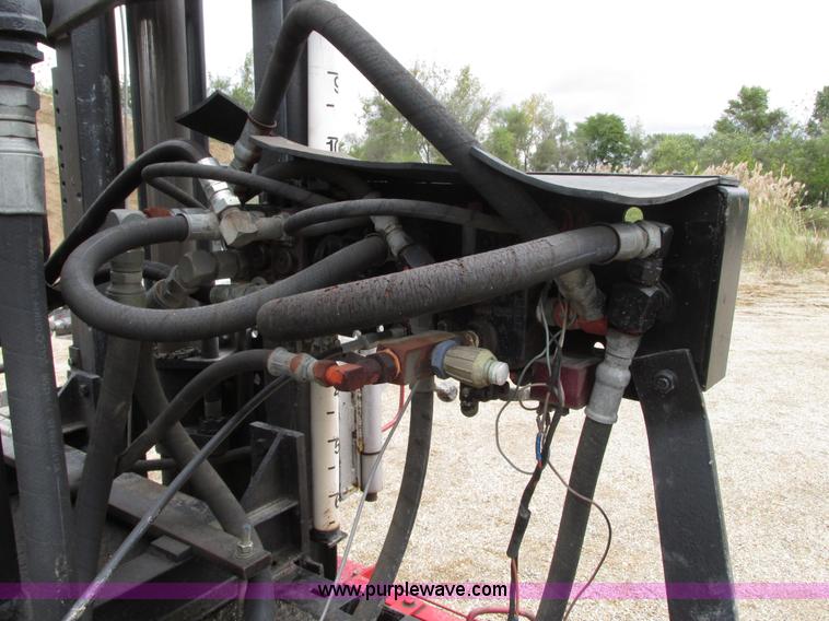 image for item G9217 2001 Ford F550 Super Duty truck with drill rig