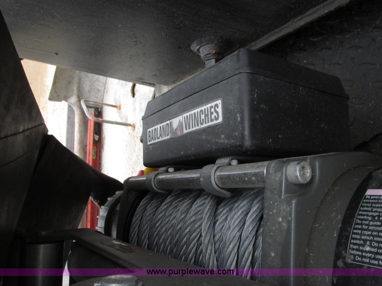 image for item G9217 2001 Ford F550 Super Duty truck with drill rig