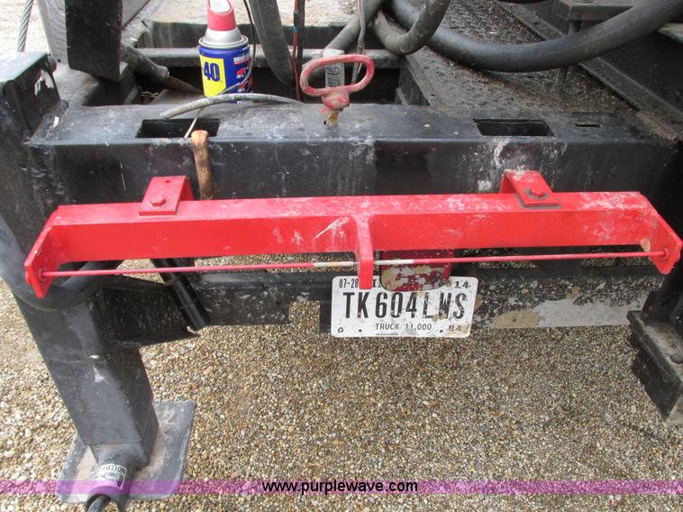 image for item G9217 2001 Ford F550 Super Duty truck with drill rig