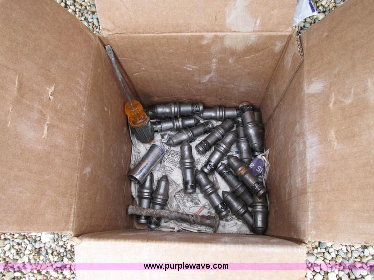 image for item G9217 2001 Ford F550 Super Duty truck with drill rig