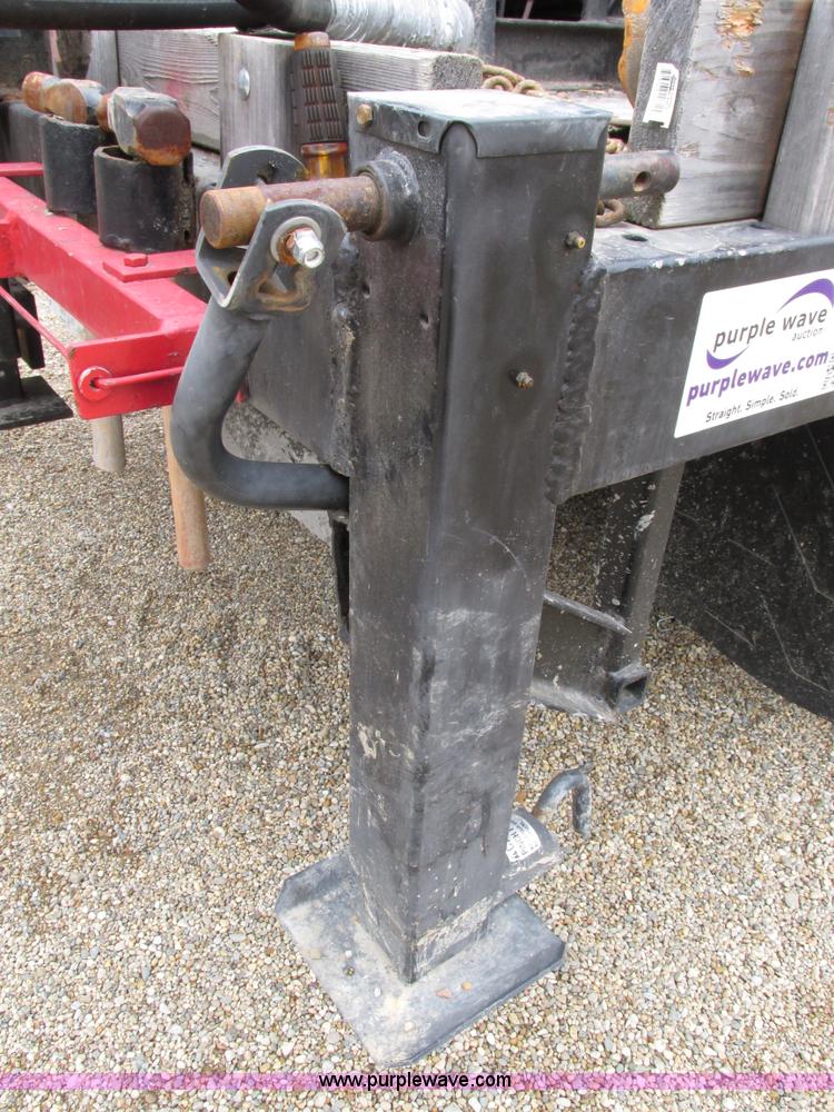 image for item G9217 2001 Ford F550 Super Duty truck with drill rig