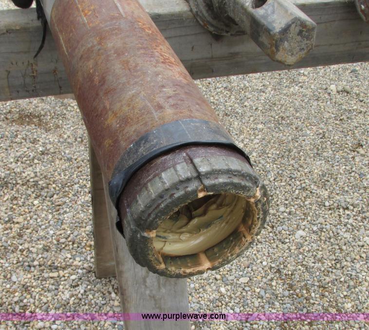 image for item G9217 2001 Ford F550 Super Duty truck with drill rig