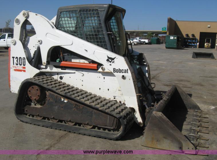 image for item H4481 2004 Bobcat T300 Turbo track skid steer