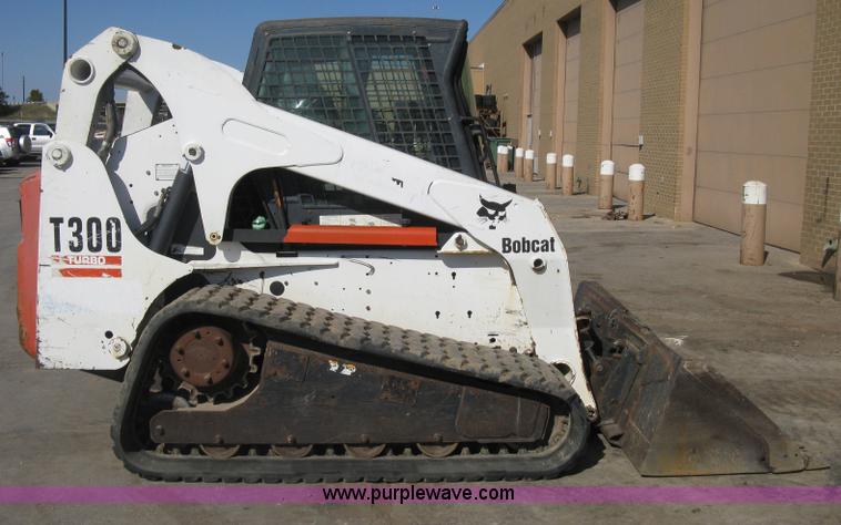 image for item H4481 2004 Bobcat T300 Turbo track skid steer