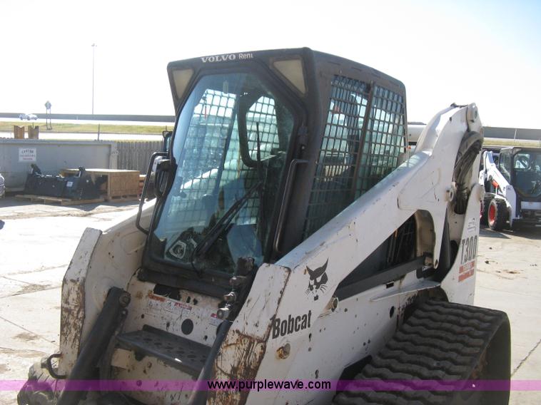 image for item H4481 2004 Bobcat T300 Turbo track skid steer